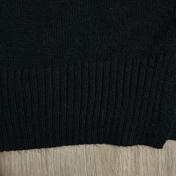 Banana Republic Crewneck Sweater - Picture 3 of 4